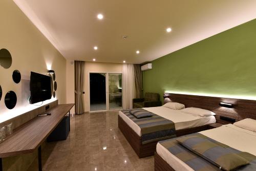 Parkim Ayaz Hotel - Tap to explore photos