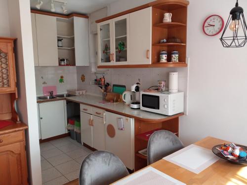 Lovely 2-bedroom appartment with free parking in Brezovica Pri Ljubljani