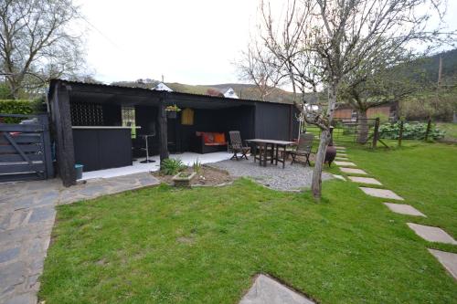 B&B Denbigh - Stunning 2-Bed Cabin in Nantglyn Denbigh - Bed and Breakfast Denbigh