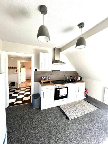 Duisburg FeelHome, Flughafen nah,2-Schlafzimmer, Badewanne, Zentral, WiFi, Top Floor in Duisburg, Deutschland