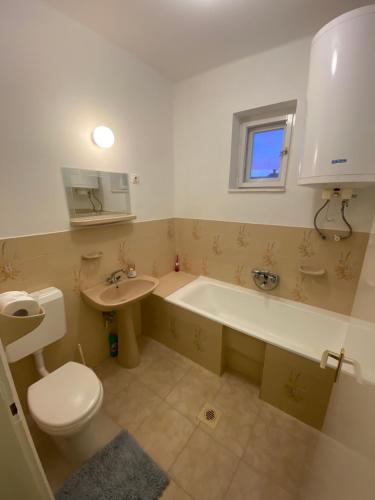 Bathroom, Lili vendeghaz in Egerszalok