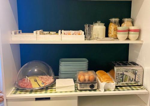 Sorrento Apartments - image 3