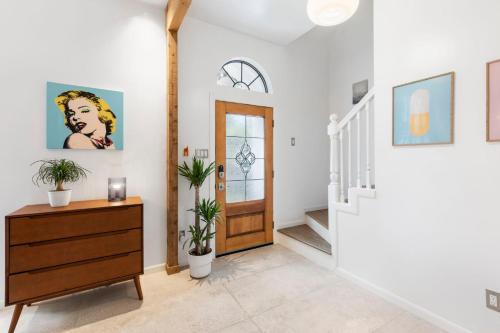 Unique Mid century modern in The Woodlands thumb 2