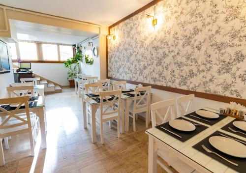 Old City Luxx Boutique Hotel - image 14