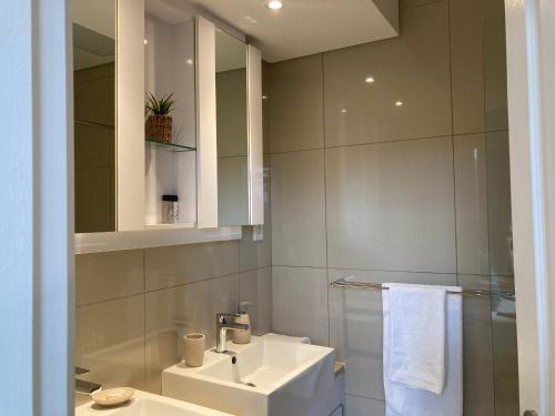 Urban Awe Apartment- iTowers 18th Floor Urban Awe Apartment- iTowers 18th Floor