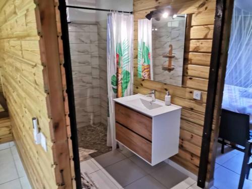 BLUE MARLIN BUNGALOW NEUF 4 PERSONNES in Bouillante