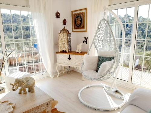  Beautiful Villa with Private Pool, Unterkunft in Canyelles