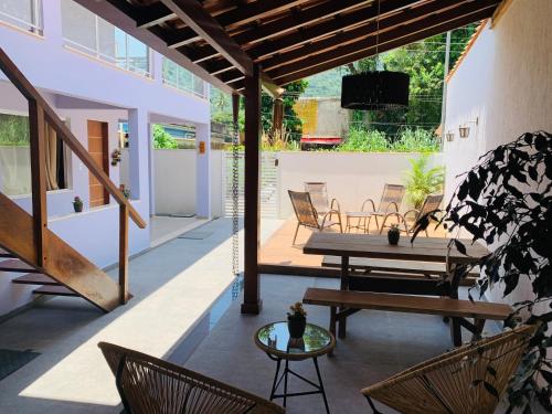 Lila Limao Hostel, Abraão