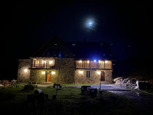 Hotelli välisilme, Hotel Kelmendi in Lëpushë