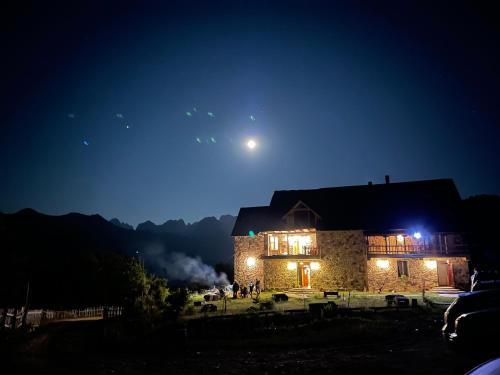 Hotelli välisilme, Hotel Kelmendi in Lëpushë
