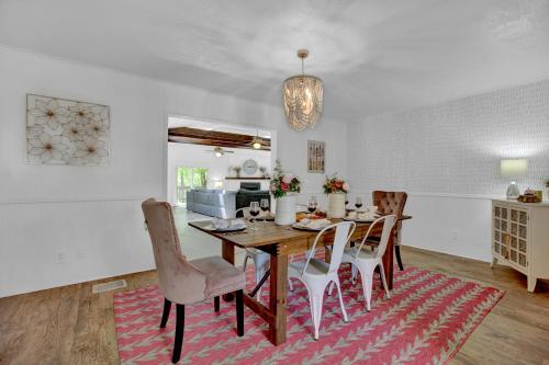 New! Charming Pink Haus 1 Mile to Main St with Firepit! - image 14