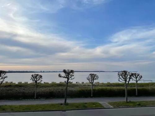 Wohnungen mit direktem Meerblick in Laboe, Österreich