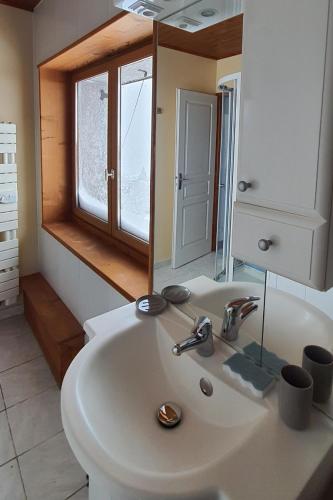 Fürdőszoba, Le Chalet de Poche - Gite 2 étoiles - 5 pers (Le Chalet de Poche - Gite 2 etoiles - 5 pers) in Habere-Poche