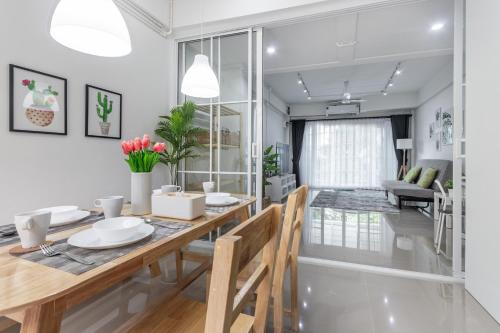 Ozzy's home@Banchang Ozzy's home@Banchang