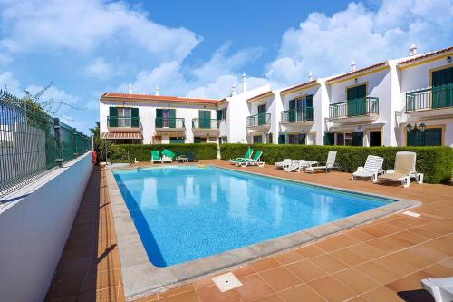 Casa Fonte Santa com Dois Quartos, Piscina e Estacionamento gîte à louer Buraca