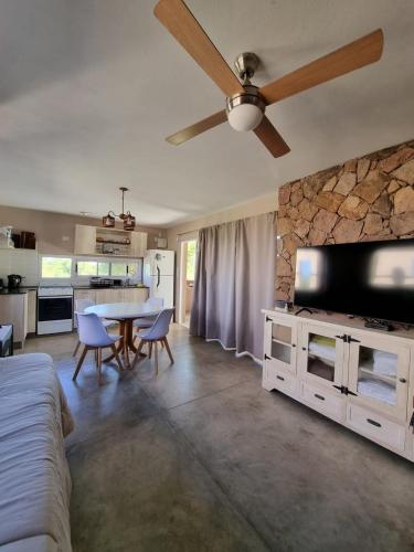 共用Lounge/電視區, SOLSALI Cabaña moderna (SOLSALI Cabana moderna) in 聖哈維耶爾