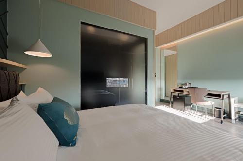 Superior Double Room image 10