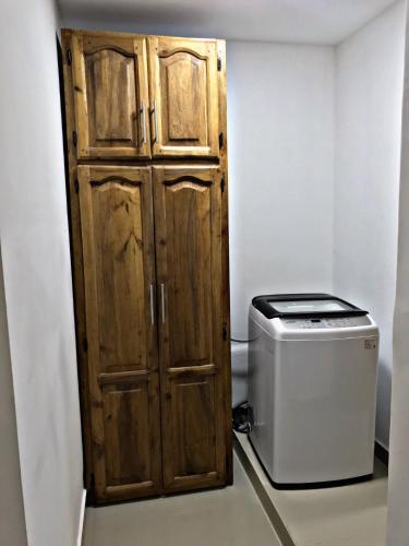 Fully Equipped New 2br Apt-dt2mins To The Beach - image 3