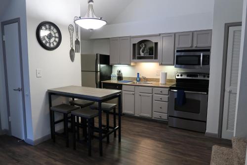 Houston Medical Center 2BR Loft with Pool near NRG Stadium in Houston, USA