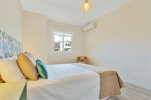 One-Bedroom Apartment image 10
