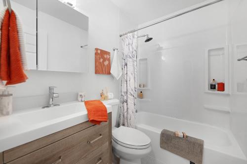 Cute Delightfully Remodeled Spacious Condo condo - image 10