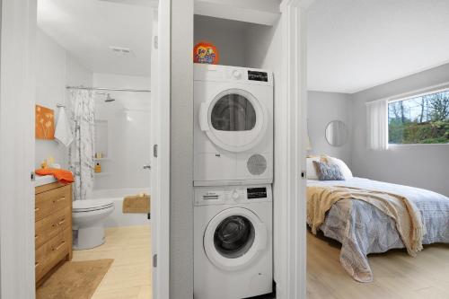 Cute Delightfully Remodeled Spacious Condo condo - image 14