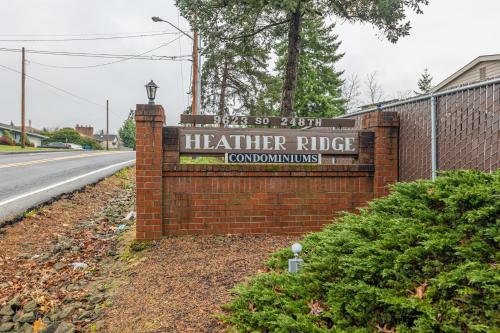 Cute Delightfully Remodeled Spacious Condo condo - image 11