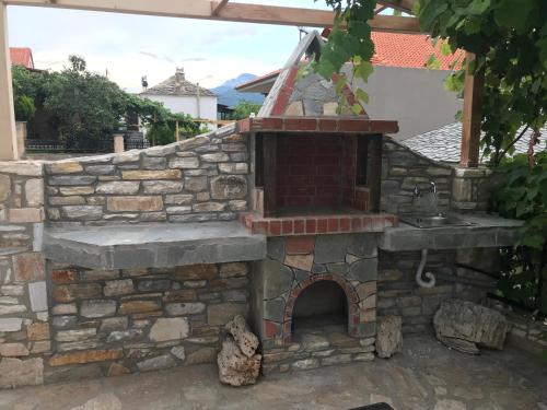  Traditional House Irina in Theologos
