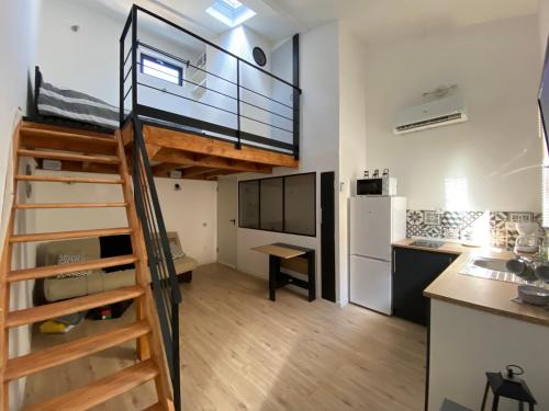 Grand studio contemporain avec mezzanine - Apartment - Sérignan