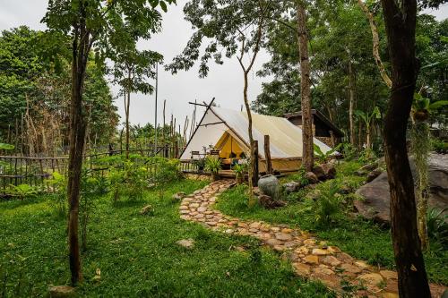 Surrounding environment, Green Valley Veal Pouch in Bokor Mountain