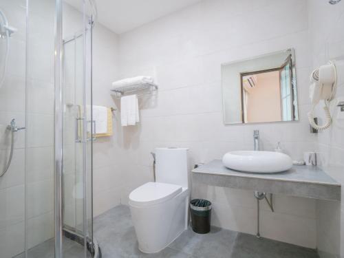 The Kinn Room Type - Twin Room with Balcony