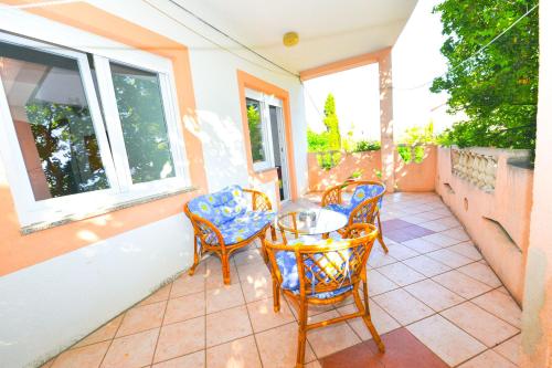  Apartments Lana in Novalja