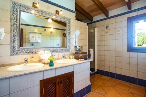 Casa Font i Roig Room Type - Deluxe Room