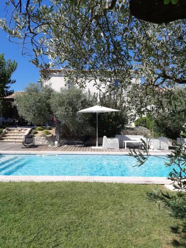 Maison au coeur d'un village classé du Luberon gîte à louer Cucuron