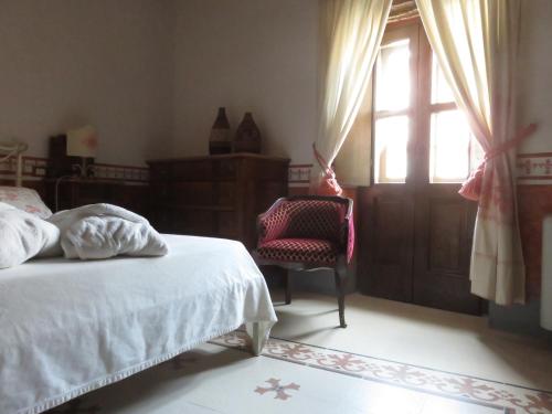 1 queen bed, 2 sofa beds