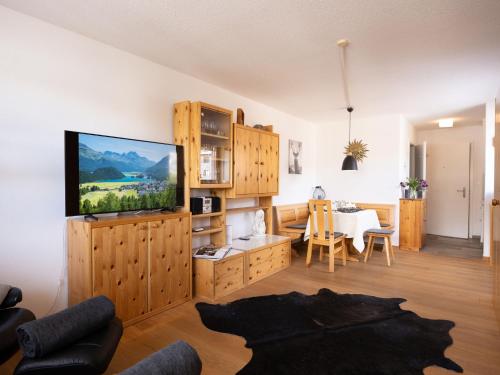  Apartment Chesa Corvatsch 211 - Champfer by Interhome in Champfer