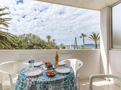 Apartment Super Plage-6 by Interhome - Location saisonnière - Saint-Cyr-sur-Mer