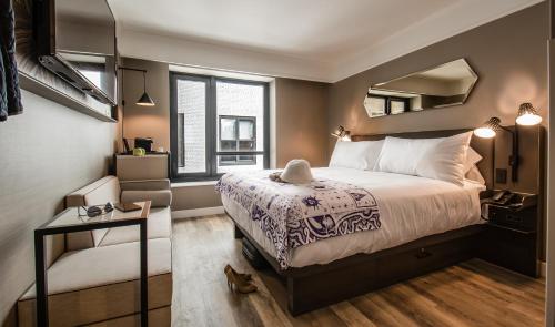 Classic Room image 2