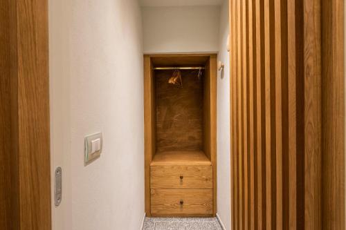 One-Bedroom Apartment image 10