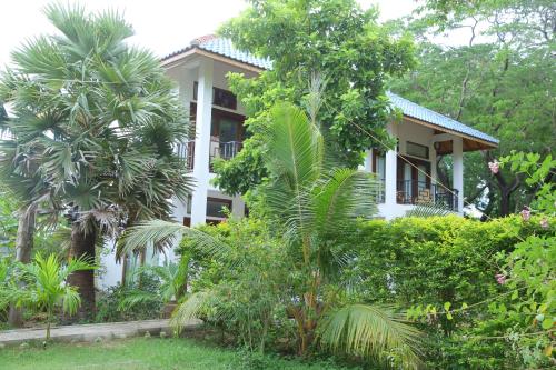 B&B Jaffna - Gatetrees resort - Bed and Breakfast Jaffna