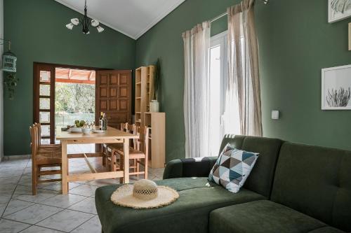 Emily Villas - image 11