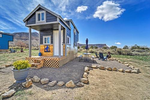 B&B Towaoc - Tiny Home in Cortez with Electric Fireplace! - Bed and Breakfast Towaoc