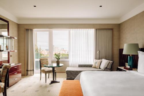 Deluxe Park View Room king