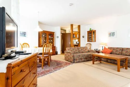 Ferienwohnpark Immenstaad am Bodensee Zwei-Zimmer-Apartment 55 04 in Immenstaad am Bodensee, Deutschland