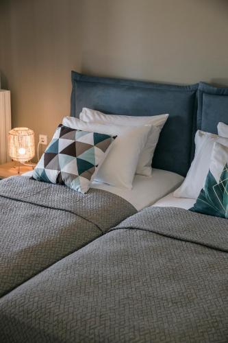 Emily Villas - image 14