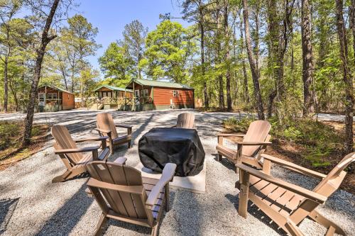 B&B New Bern - Family-Friendly Cabin about 5 Mi to Dtwn New Bern - Bed and Breakfast New Bern