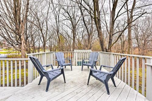 Charming Retreat with Deck - Walk to Lake Pepin