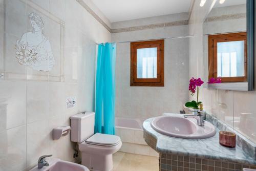 Villa with Private Pool image 6
