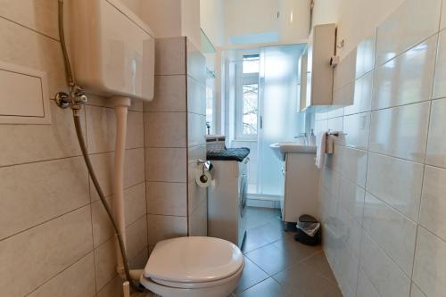 One Bedroom Apartment with Balcony image 10