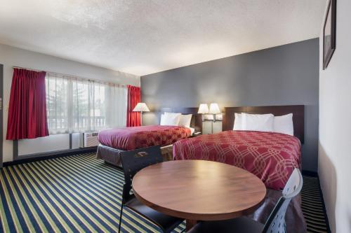 2 queen beds